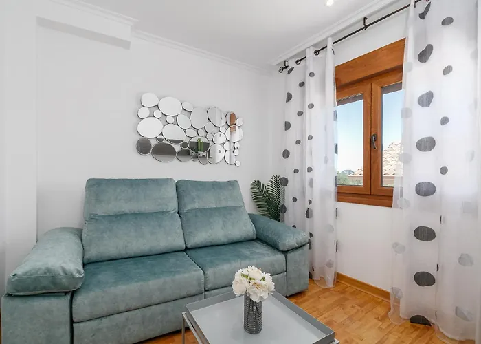 Fantastico Junto Al Mar By *